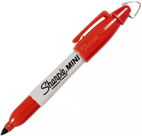 Sharpie Mini Fine Point Markers comes a hook to go onto a keychain linked to a golf bag for easy grab and go needs